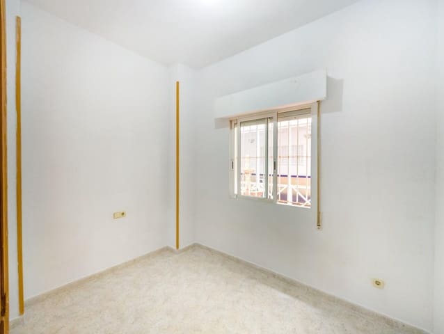 Apartamento de 2 habitaciones en Centro, Torrevieja en venta con piscina - 122.500 € (Ref: 9574583)