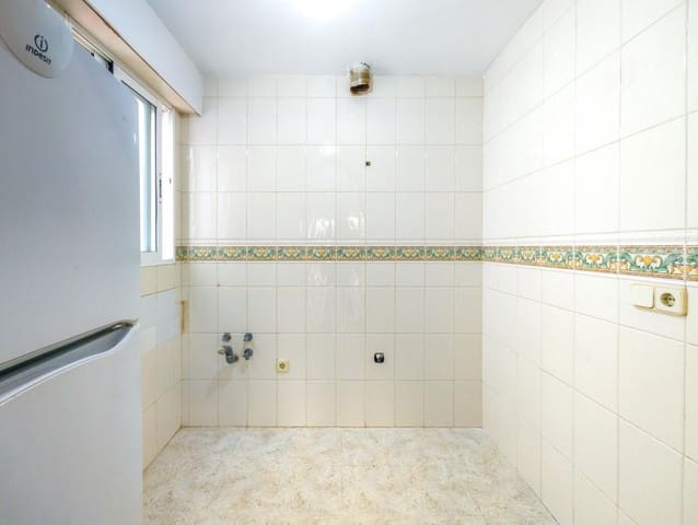 Apartamento de 2 habitaciones en Centro, Torrevieja en venta con piscina - 122.500 € (Ref: 9574583)