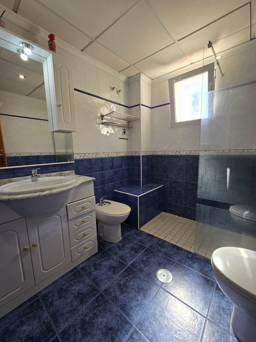 3 sovrum Semi-fristående Villa att hyra i Torrevieja med pool garage - 1 600 € (Ref: 10004982)