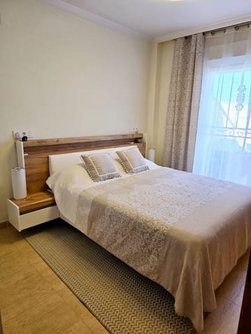 3 sovrum Semi-fristående Villa att hyra i Torrevieja - 1 600 € (Ref: 10004982)