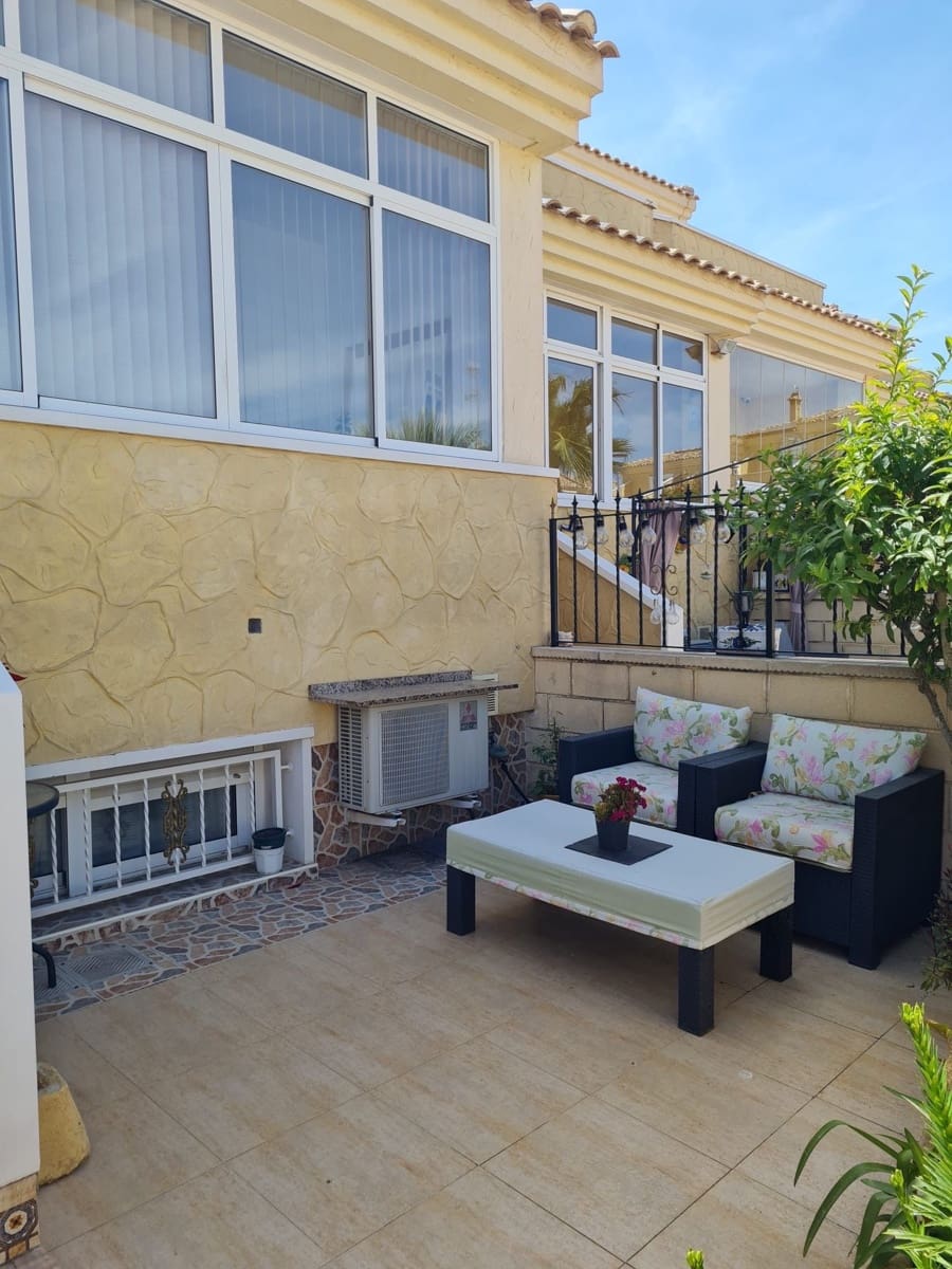 3 sovrum Semi-fristående Villa att hyra i Torrevieja med pool garage - 1 600 € (Ref: 10004982)