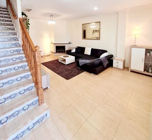3 sovrum Semi-fristående Villa att hyra i Torrevieja - 1 600 € (Ref: 10004982)