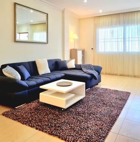 3 sovrum Semi-fristående Villa att hyra i Torrevieja - 1 600 € (Ref: 10004982)