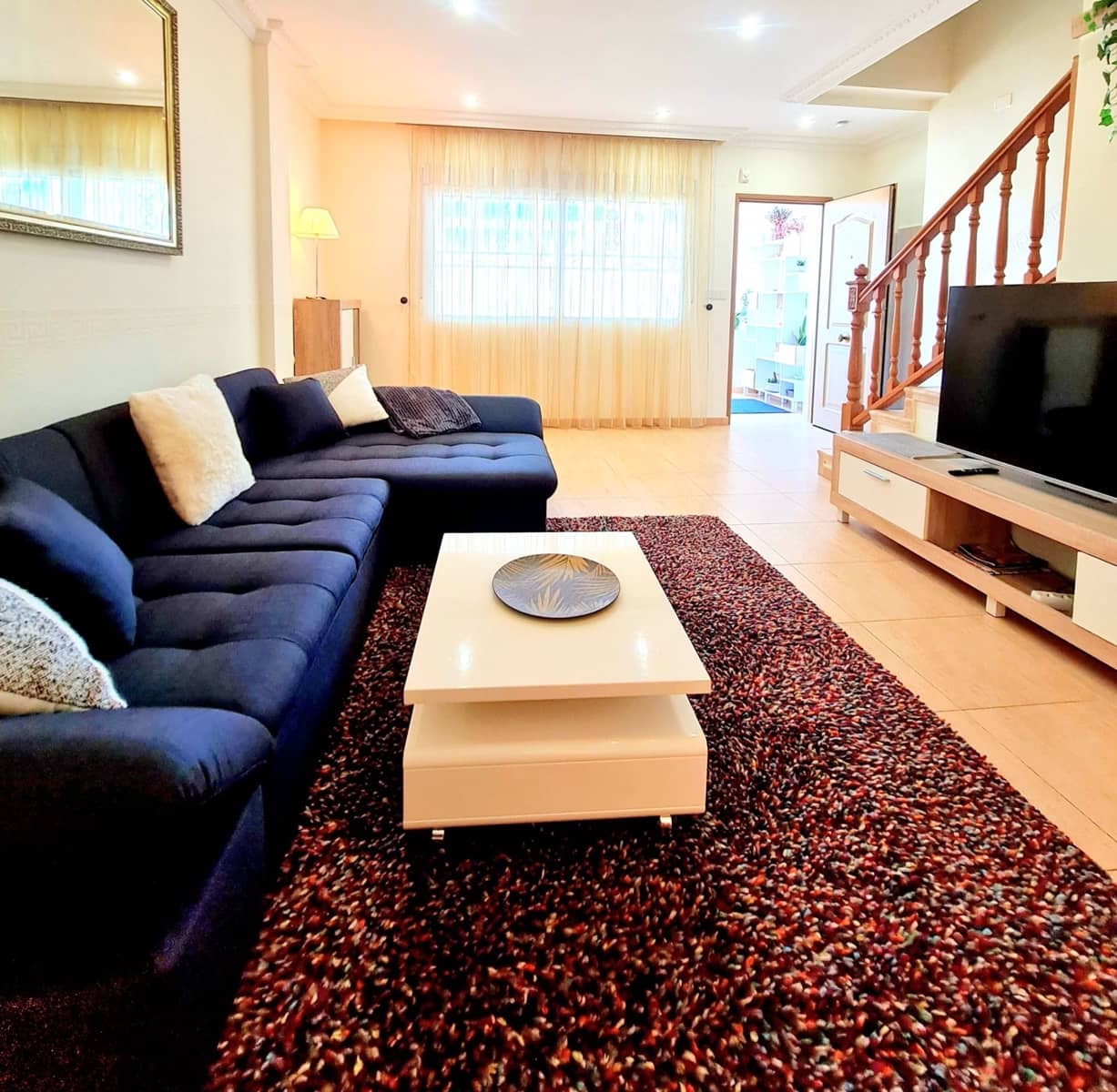 3 sovrum Semi-fristående Villa att hyra i Torrevieja med pool garage - 1 600 € (Ref: 10004982)