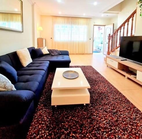 3 sovrum Semi-fristående Villa att hyra i Torrevieja - 1 600 € (Ref: 10004982)
