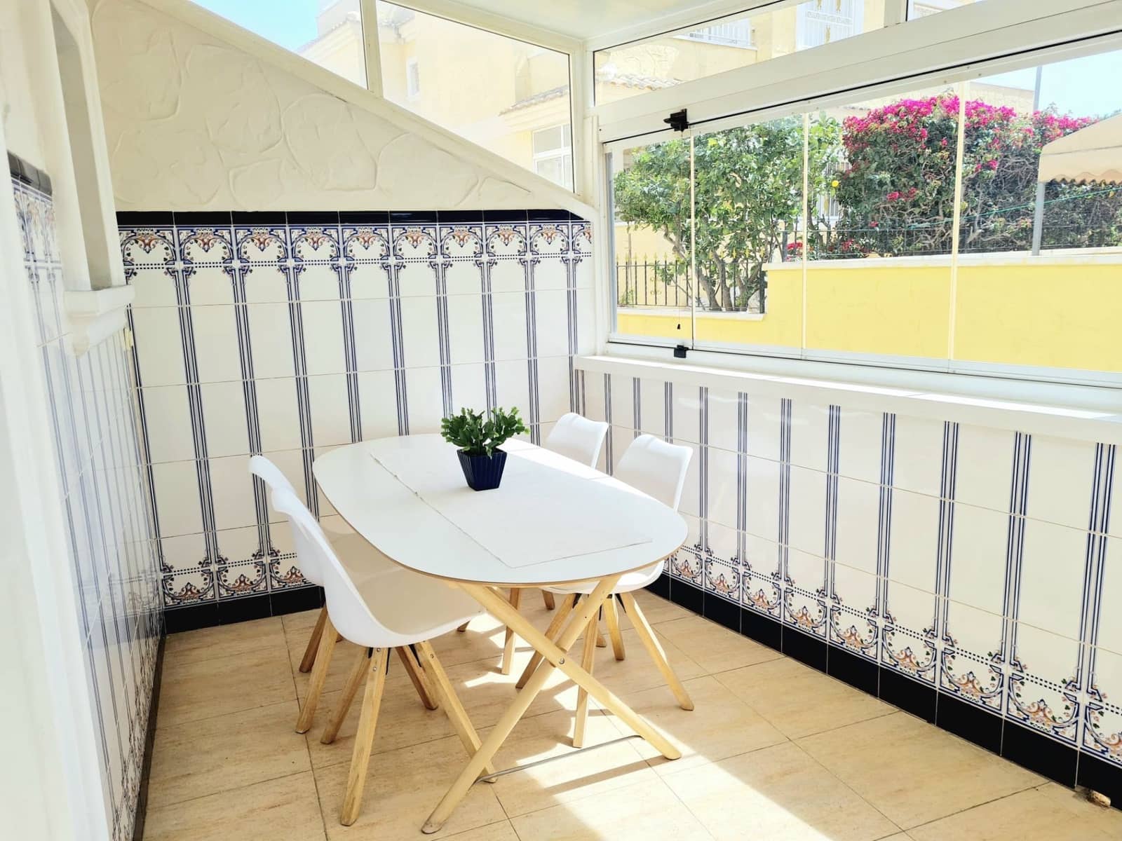3 sovrum Semi-fristående Villa att hyra i Torrevieja med pool garage - 1 600 € (Ref: 10004982)