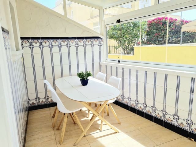 3 sovrum Semi-fristående Villa att hyra i Torrevieja - 1 600 € (Ref: 10004982)
