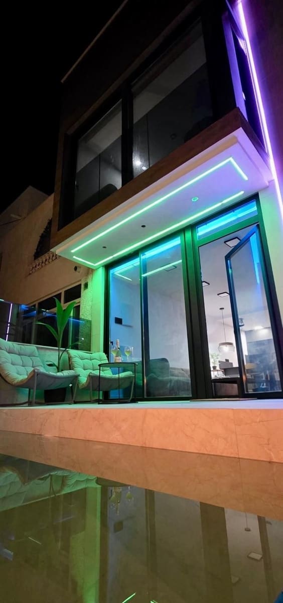 3 bedroom Semi-detached Villa for rent in Torrevieja with pool - € 2,200 (Ref: 10008291)