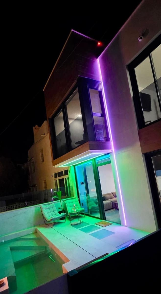 3 bedroom Semi-detached Villa for rent in Torrevieja with pool - € 2,200 (Ref: 10008291)