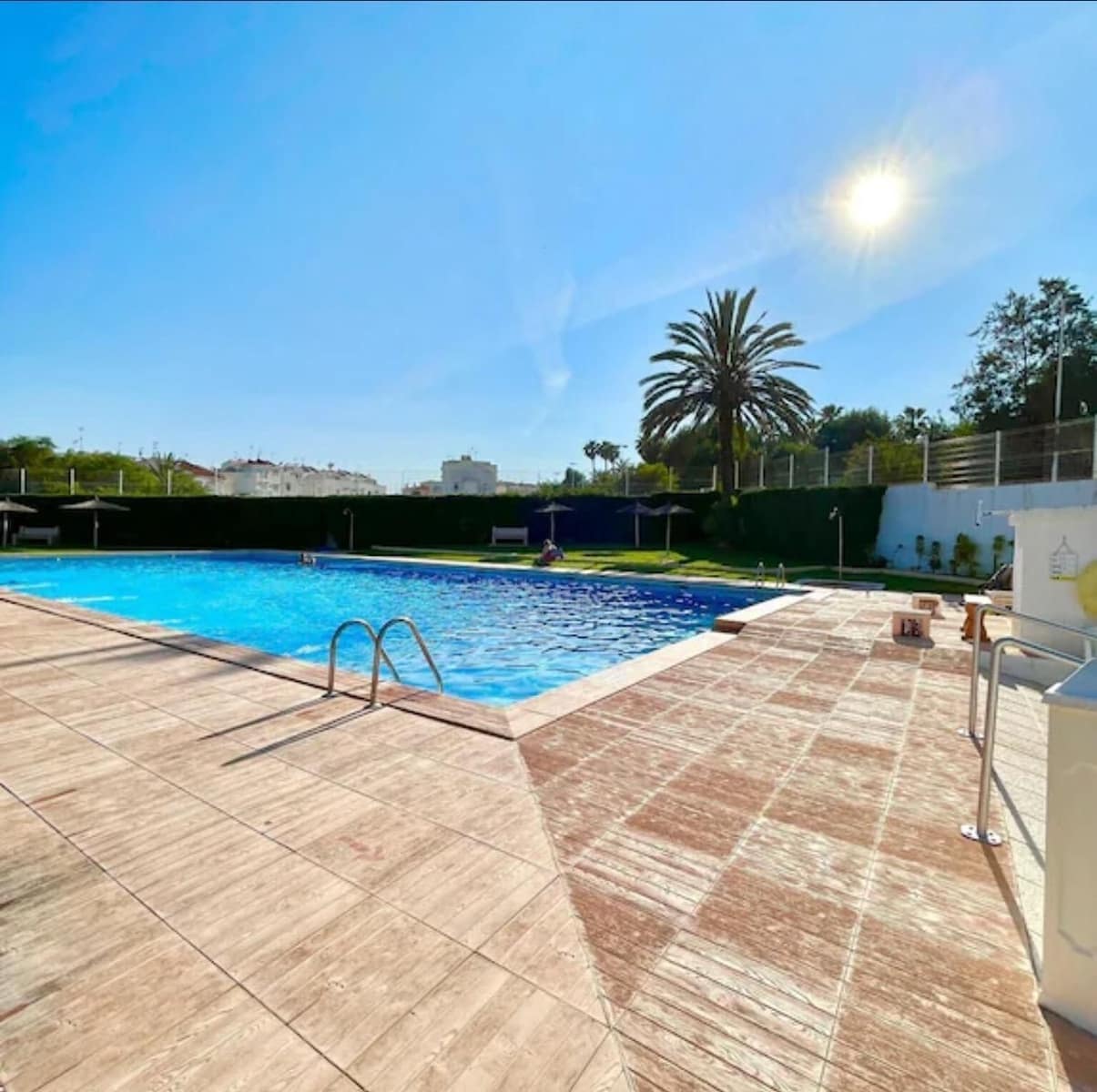 3 bedroom Semi-detached Villa for rent in Torrevieja with pool - € 2,200 (Ref: 10008291)
