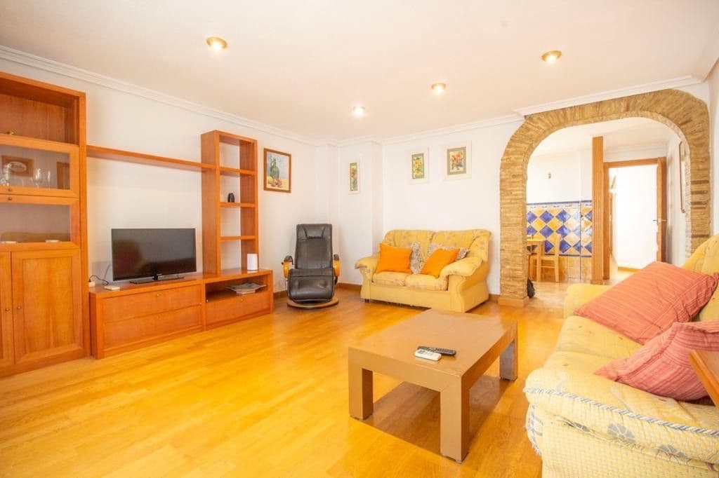 3 sovrum Lägenhet att hyra i Torrevieja - 900 € (Ref: 10008292)