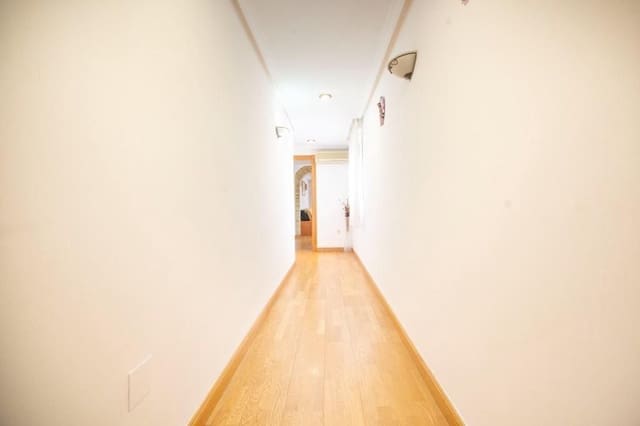 3 sypialnia Mieszkanie do wynajęcia w Torrevieja - 900 € (Ref: 10008292)