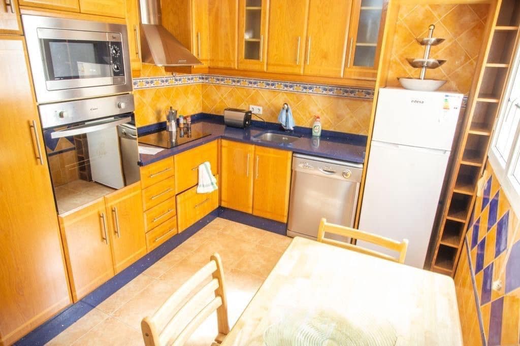 3 sovrum Lägenhet att hyra i Torrevieja - 900 € (Ref: 10008292)