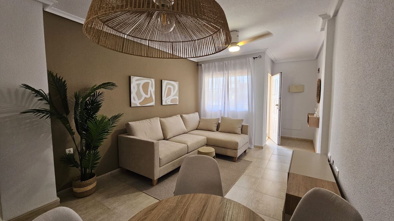 Bungalow de 2 chambres à louer à Orihuela Costa avec piscine garage - 1 150 € (Ref: 10021942)