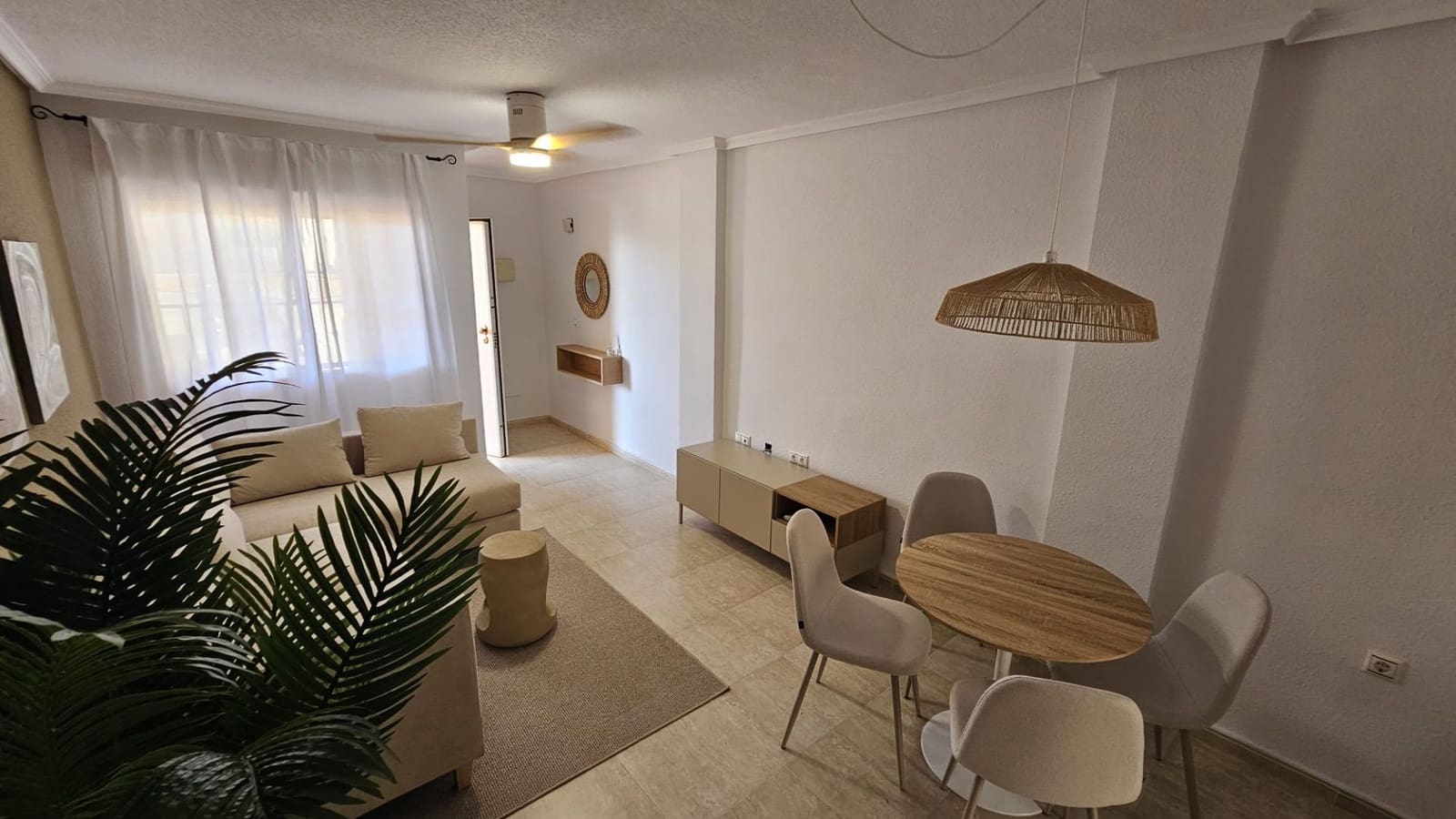 Bungalow de 2 chambres à louer à Orihuela Costa avec piscine garage - 1 150 € (Ref: 10021942)