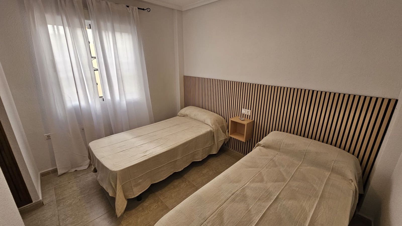 Bungalow de 2 chambres à louer à Orihuela Costa avec piscine garage - 1 150 € (Ref: 10021942)