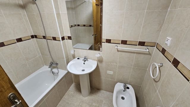 Bungalow de 2 chambres à louer à Orihuela Costa, Orihuela avec piscine garage - 1 150 € (Ref: 10021942)