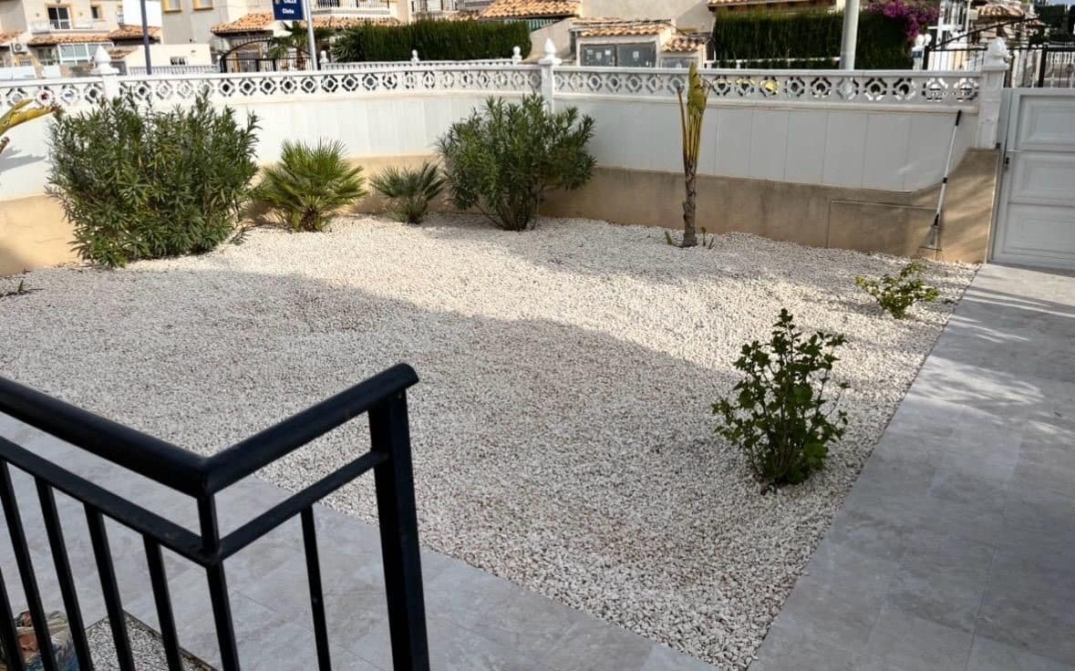 2 Zimmer Bungalow zu verkaufen in Orihuela Costa mit Pool - 159.900 € (Ref: 10021943)