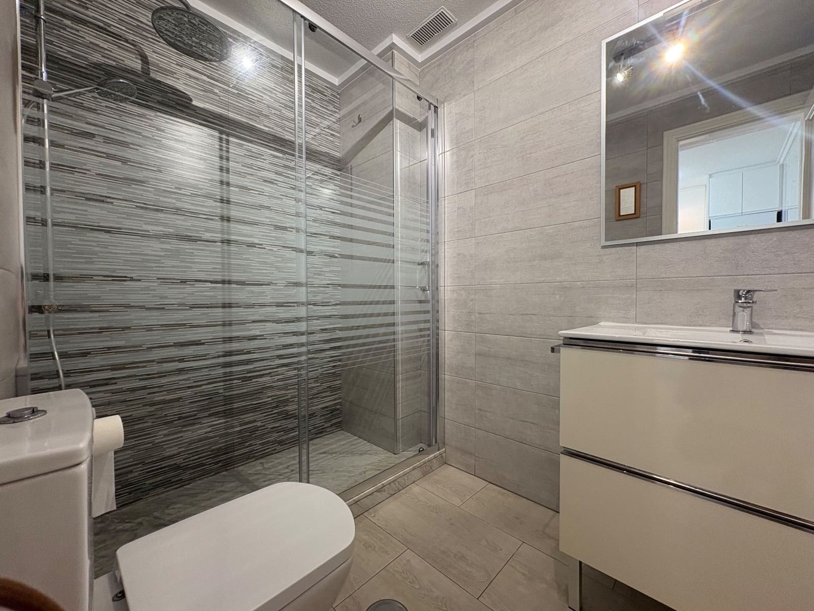2 quarto Apartamento para arrendar em Guardamar del Segura com piscina - 750 € (Ref: 10023536)