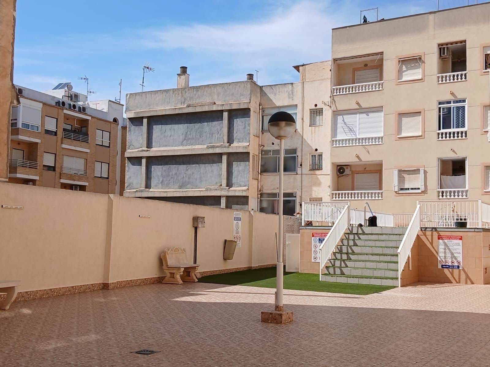 2 quarto Apartamento para arrendar em Guardamar del Segura com piscina - 750 € (Ref: 10023536)