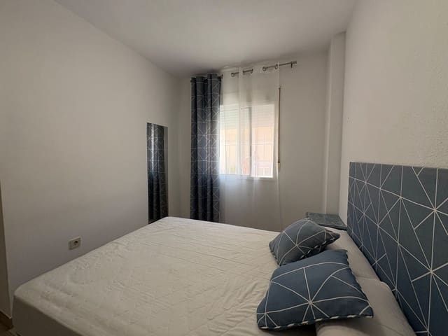 2 soverom Leilighet til leie i Guardamar del Segura med svømmebasseng - € 750 (Ref: 10023536)