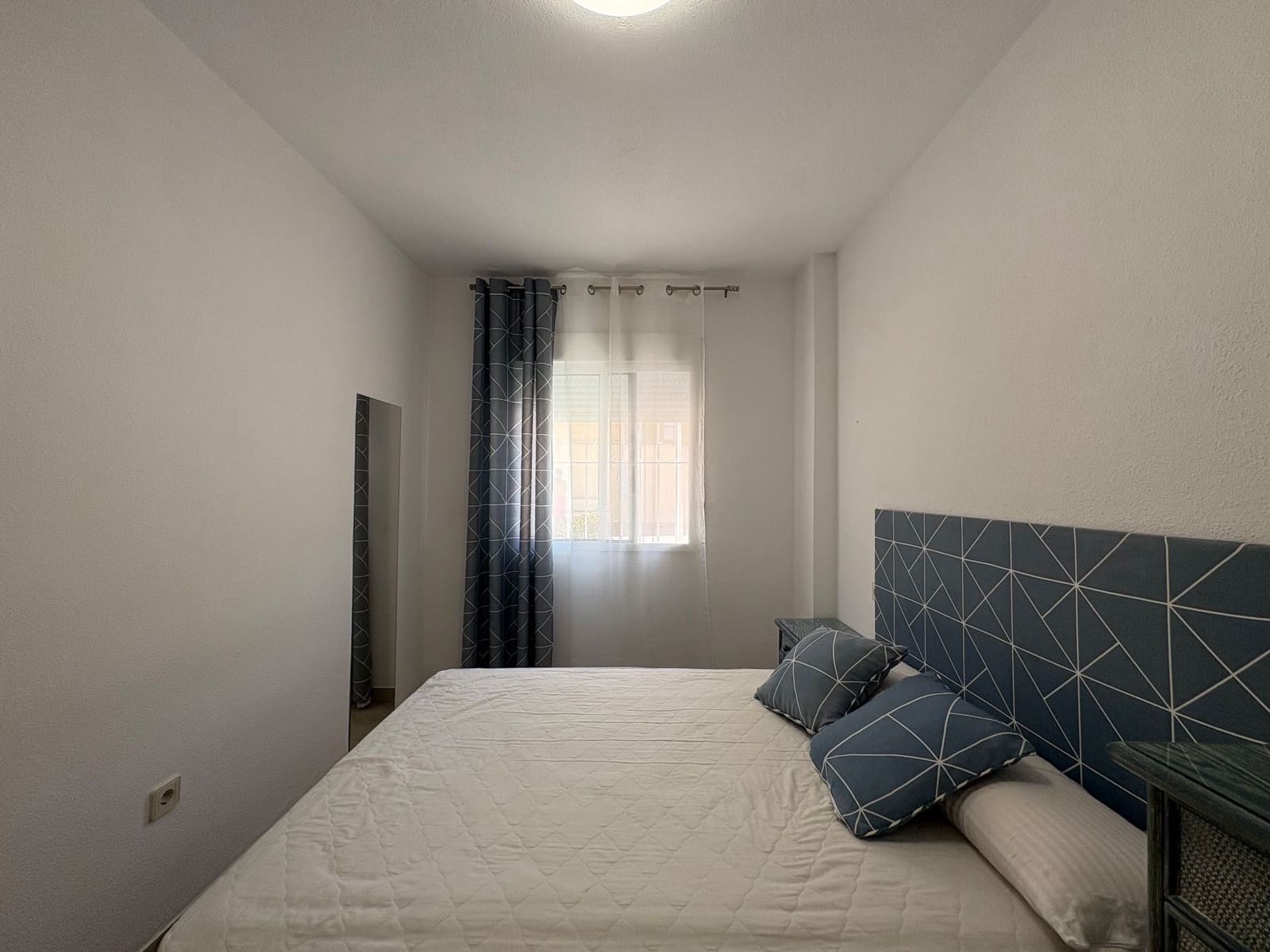 2 quarto Apartamento para arrendar em Guardamar del Segura com piscina - 750 € (Ref: 10023536)