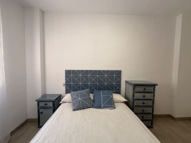 2 soverom Leilighet til leie i Guardamar del Segura med svømmebasseng - € 750 (Ref: 10023536)