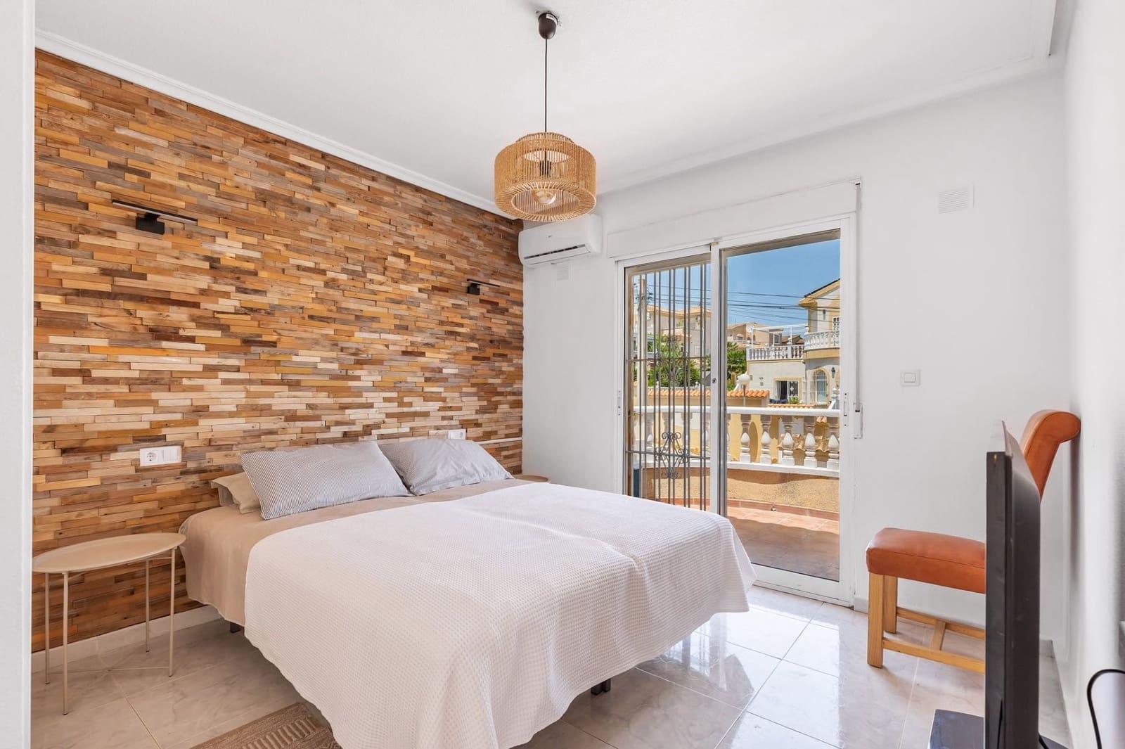 3 quarto Moradia para arrendar em Orihuela Costa com piscina garagem - 1 650 € (Ref: 10026701)