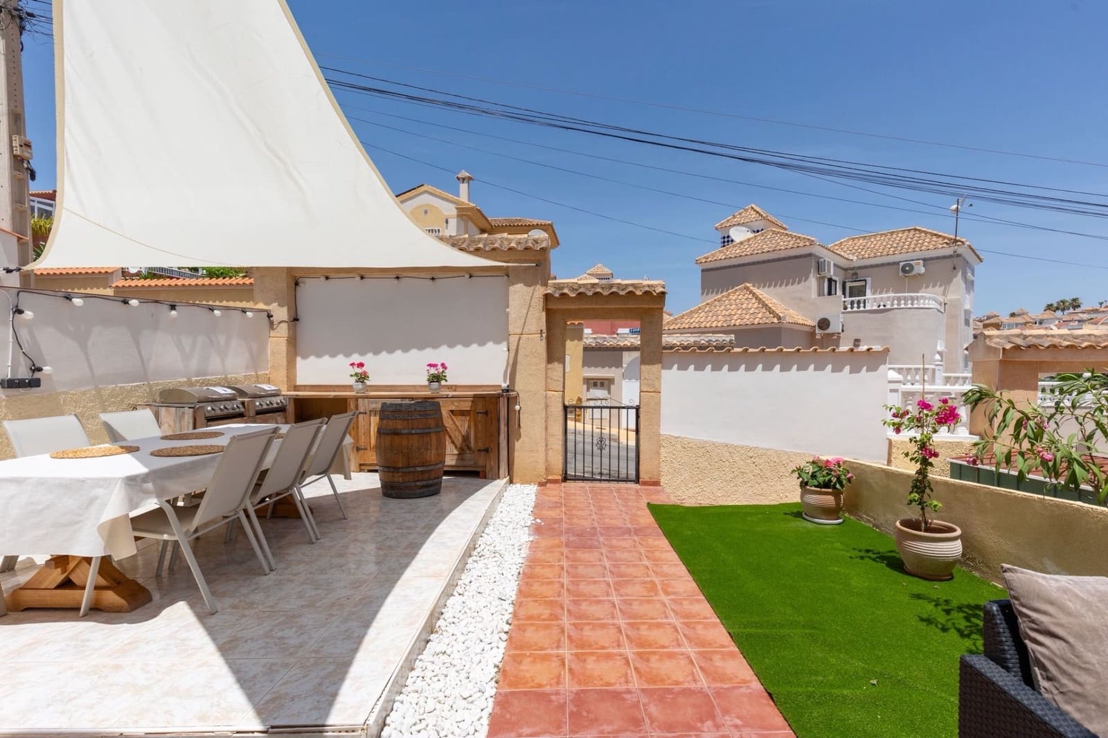 3 quarto Moradia para arrendar em Orihuela Costa com piscina garagem - 1 650 € (Ref: 10026701)
