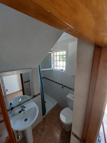 3 slaapkamer Villa te huur in Torrevieja met garage - € 700 (Ref: 10029993)