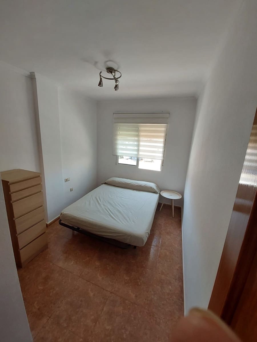 3 slaapkamer Villa te huur in Torrevieja met garage - € 700 (Ref: 10029993)