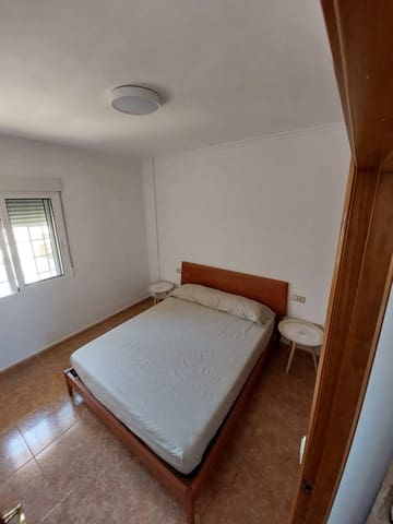 3 slaapkamer Villa te huur in Torrevieja met garage - € 700 (Ref: 10029993)