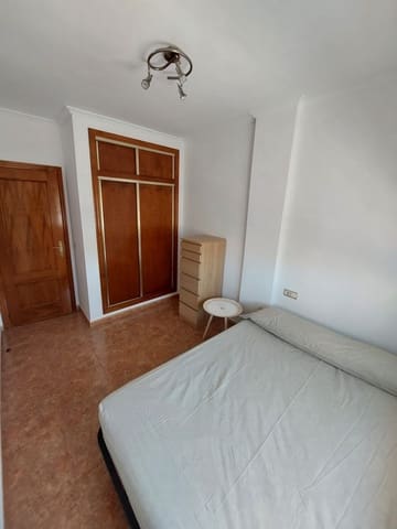 3 slaapkamer Villa te huur in Torrevieja met garage - € 700 (Ref: 10029993)