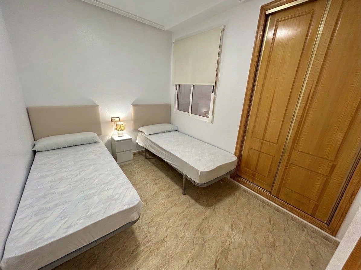 Piso de 2 habitaciones en Los Montesinos en alquiler con piscina - 725 € (Ref: 10031431)