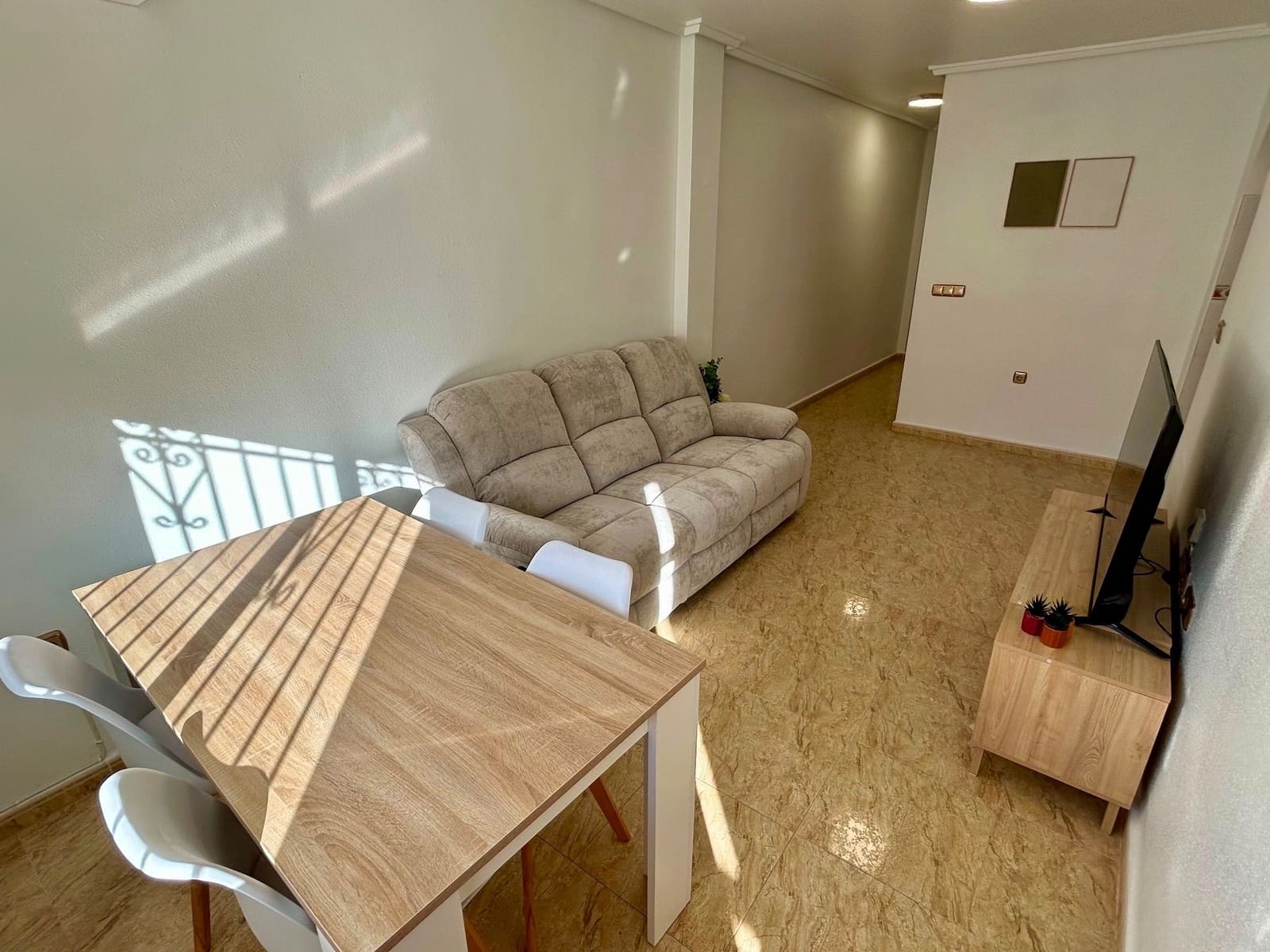 Piso de 2 habitaciones en Los Montesinos en alquiler con piscina - 725 € (Ref: 10031431)