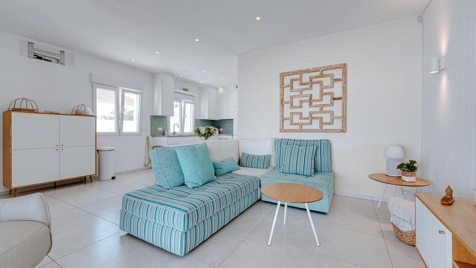 Chalet de 3 habitaciones en Torrevieja en alquiler con piscina garaje - 3.000 € (Ref: 10033419)