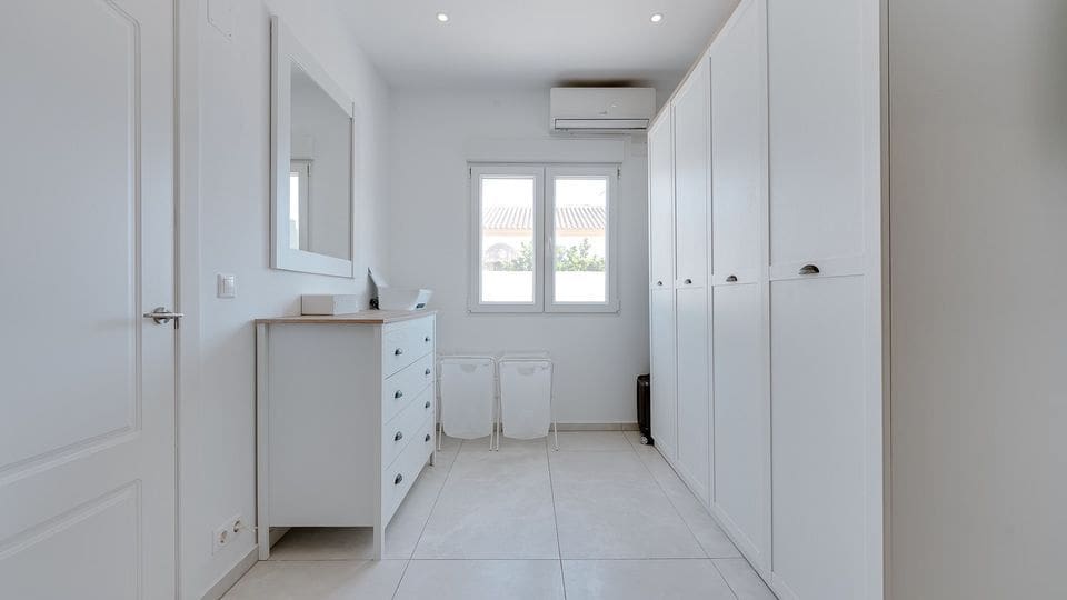 Chalet de 3 habitaciones en Torrevieja en alquiler con piscina garaje - 3.000 € (Ref: 10033419)