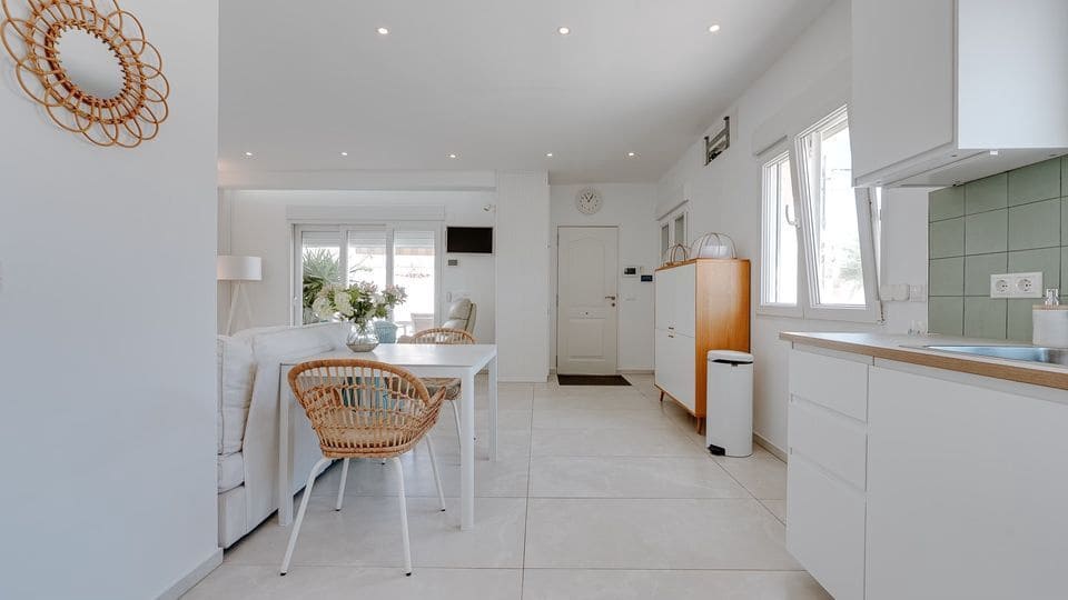 Chalet de 3 habitaciones en Torrevieja en alquiler con piscina garaje - 3.000 € (Ref: 10033419)