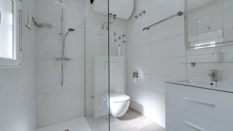 Chalet de 3 habitaciones en Torrevieja en alquiler con piscina garaje - 3.000 € (Ref: 10033419)