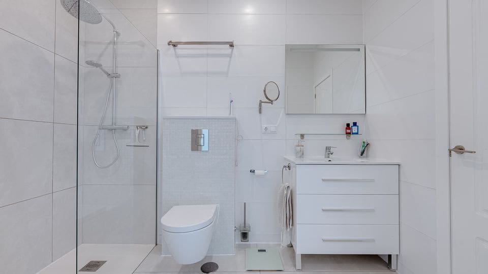 Chalet de 3 habitaciones en Torrevieja en alquiler con piscina garaje - 3.000 € (Ref: 10033419)
