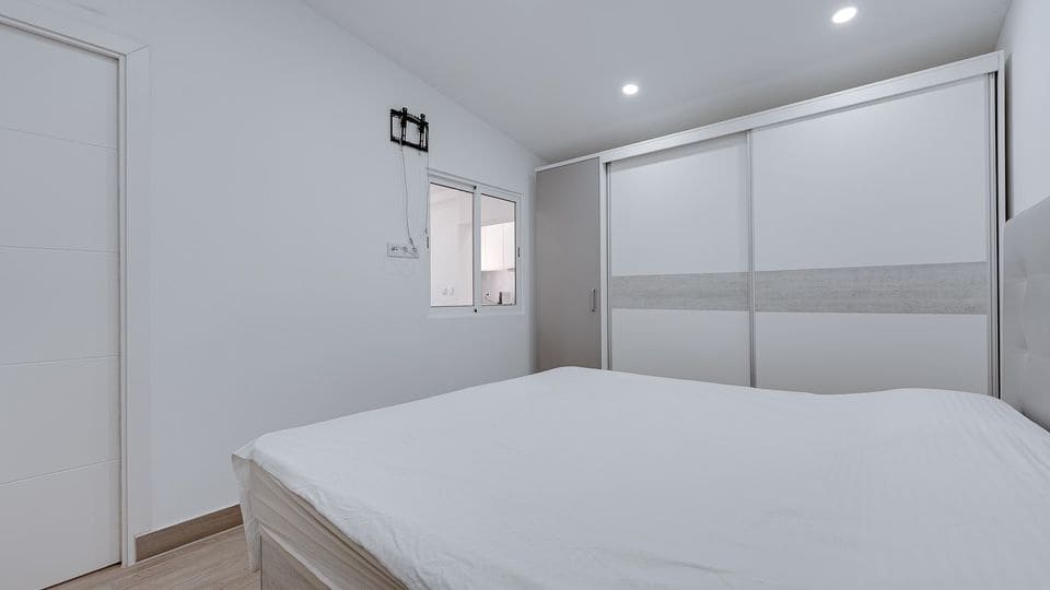 Chalet de 3 habitaciones en Torrevieja en alquiler con piscina garaje - 3.000 € (Ref: 10033419)