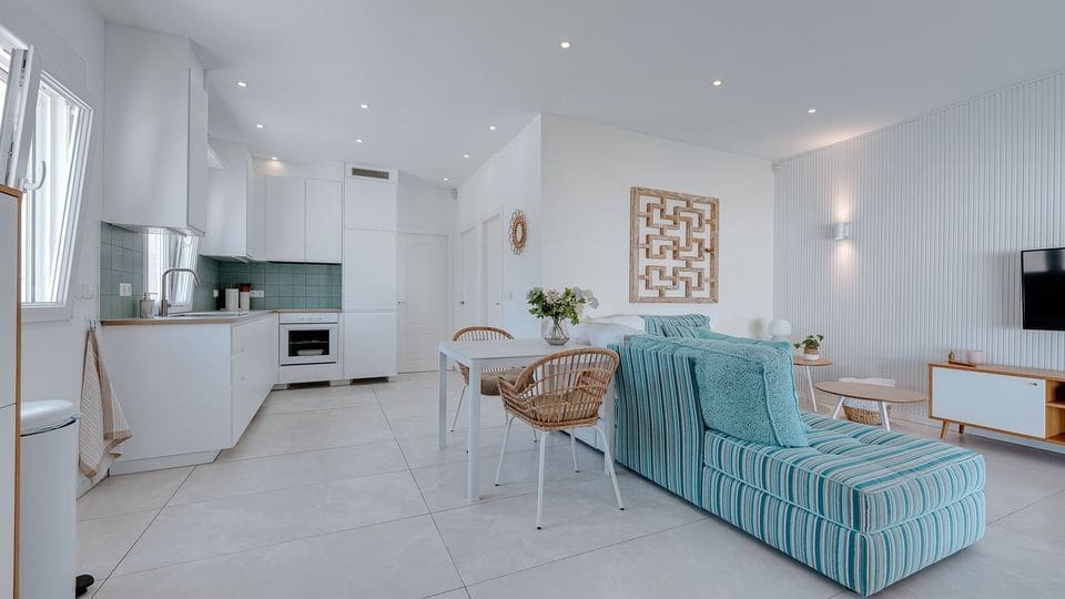 Chalet de 3 habitaciones en Torrevieja en alquiler con piscina garaje - 3.000 € (Ref: 10033419)