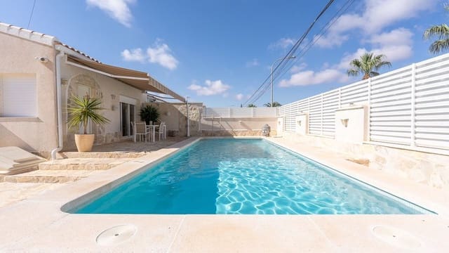 3 sovrum Villa att hyra i Torrevieja med pool garage - 3 000 € (Ref: 10033419)