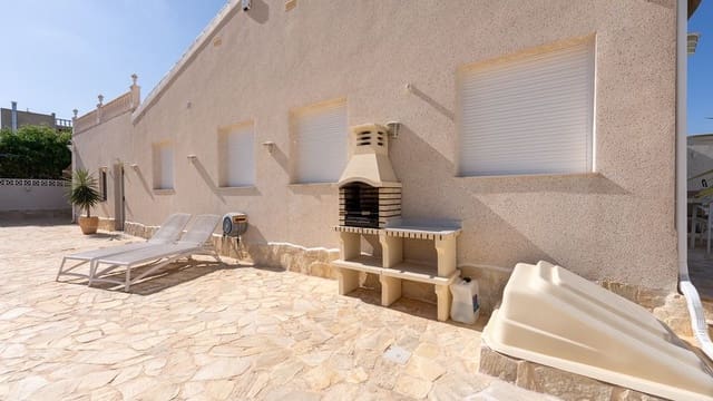 3 sovrum Villa att hyra i Torrevieja med pool garage - 3 000 € (Ref: 10033419)