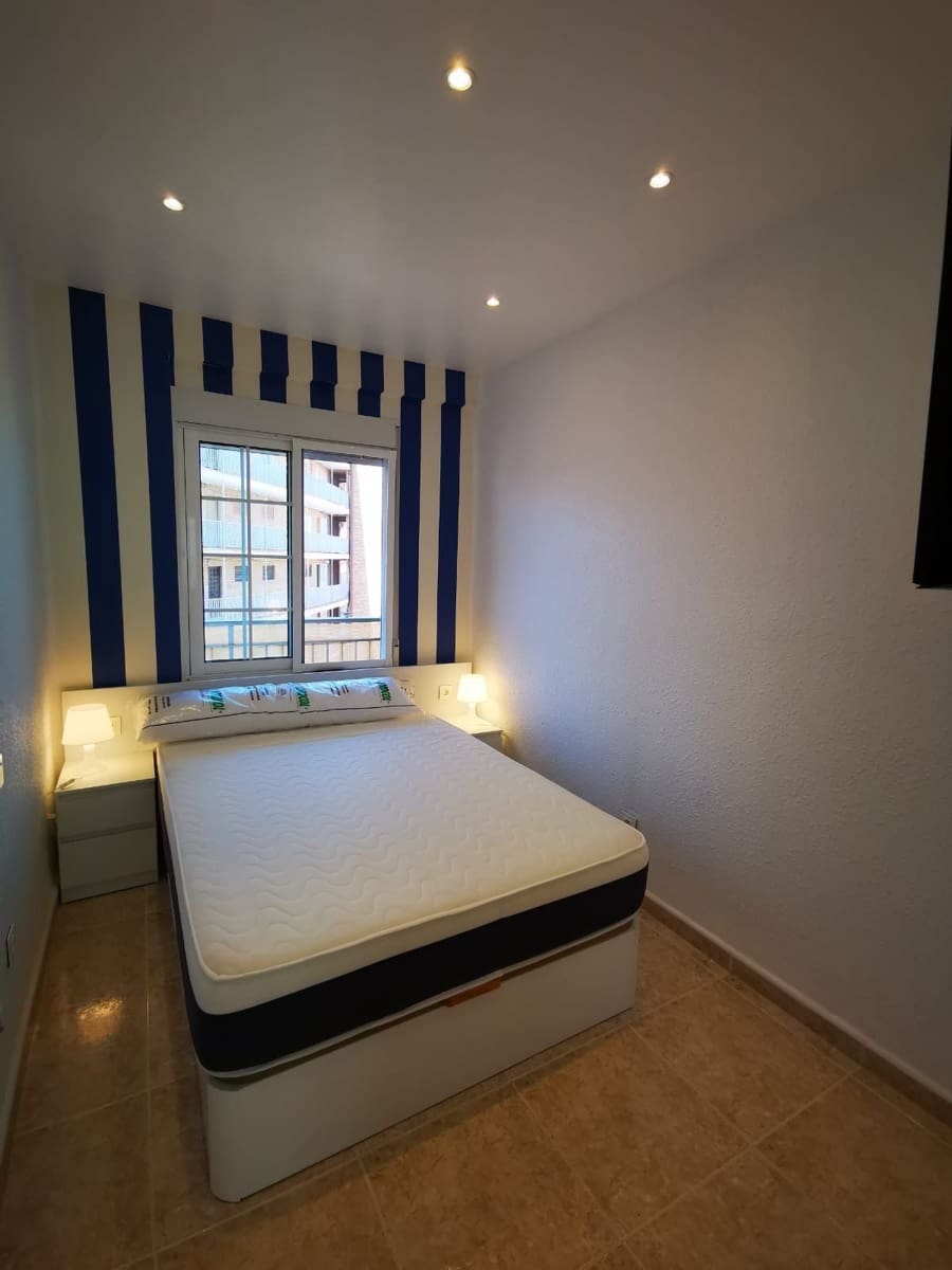 3 sypialnia Penthouse do wynajęcia w Torrevieja - 1 100 € (Ref: 10034860)