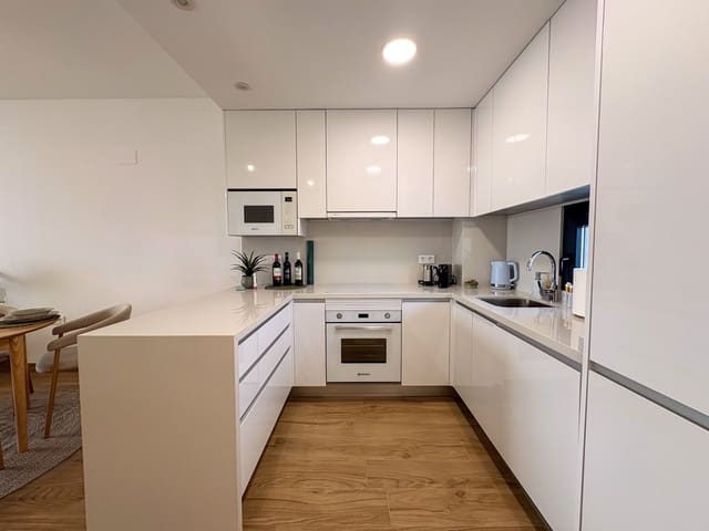 2 camera da letto Appartamento da affittare in Torrevieja con piscina garage - 1.750 € (Rif: 10034861)