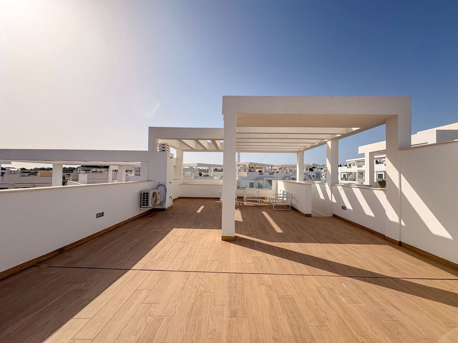 2 camera da letto Appartamento da affittare in Torrevieja con piscina garage - 1.750 € (Rif: 10034861)