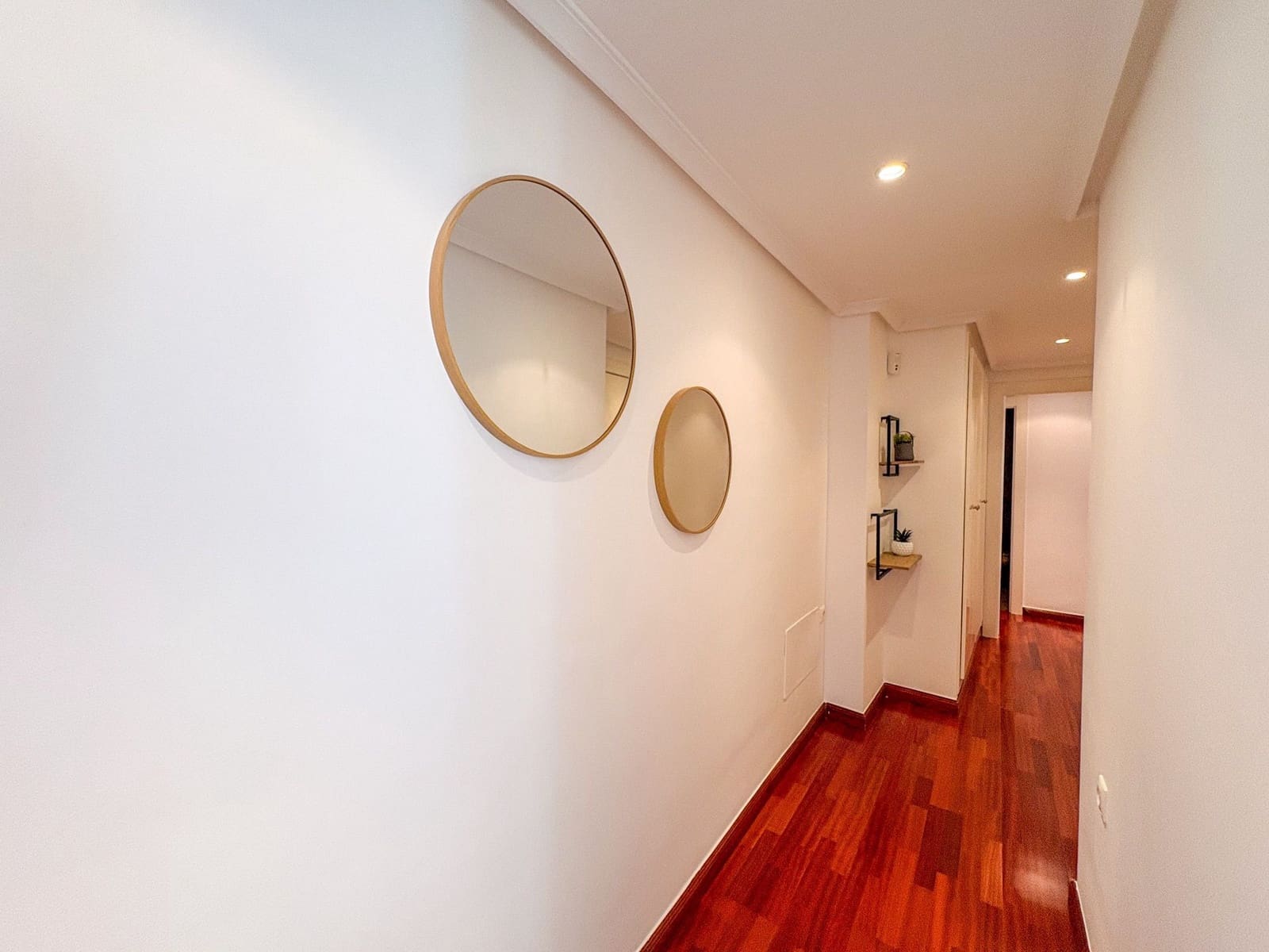 2 bedroom Penthouse for rent in Torrevieja - € 1,600 (Ref: 10042473)