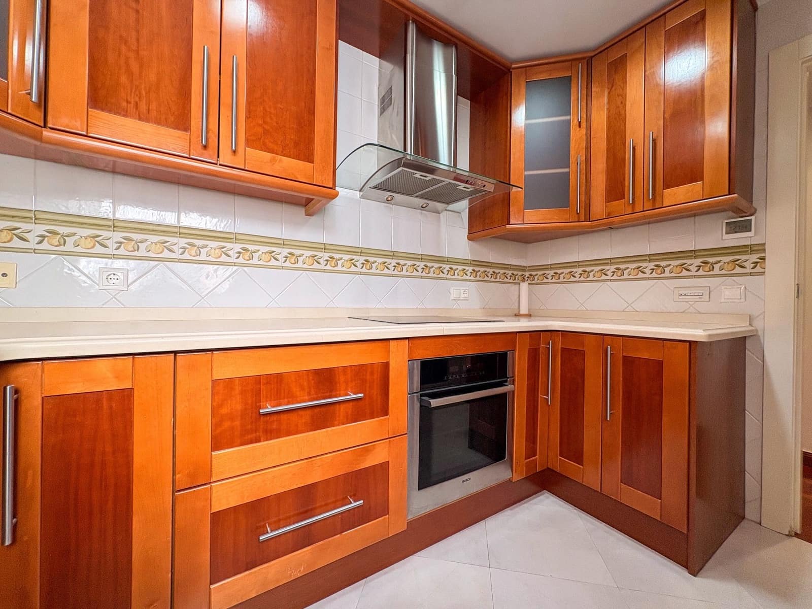 2 bedroom Penthouse for rent in Torrevieja - € 1,600 (Ref: 10042473)