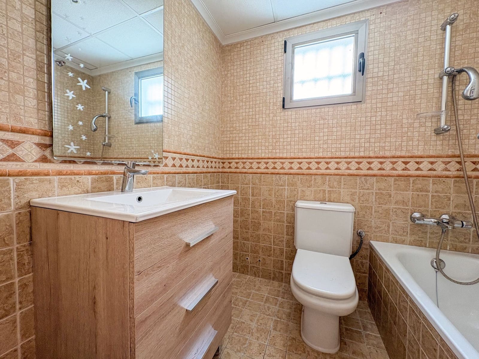 2 bedroom Penthouse for rent in Torrevieja - € 1,600 (Ref: 10042473)